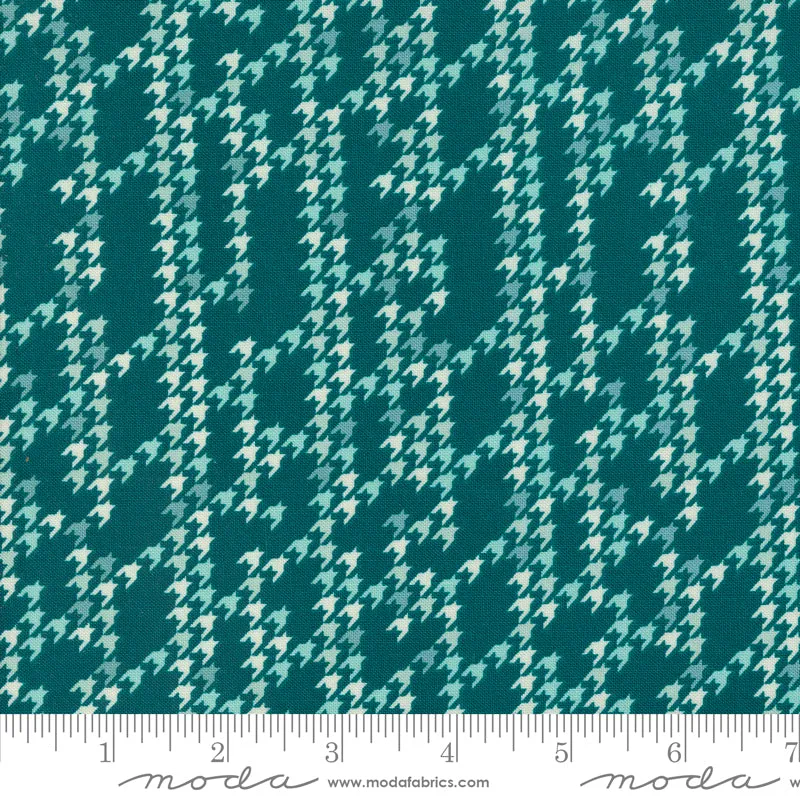 Cozy Wonderland - Houndstooth Party in Teal - 45598 15 - Half Yard