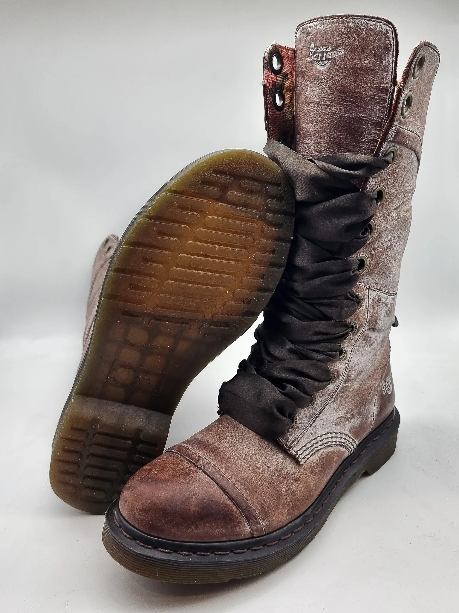 DR. MARTENS TRIUMPH BROWN MASSAI UK 8 - Pre-Loved