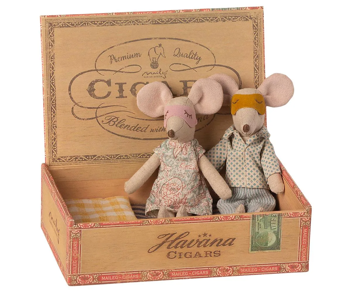 Maileg Mum & Dad Mice in Cigarbox