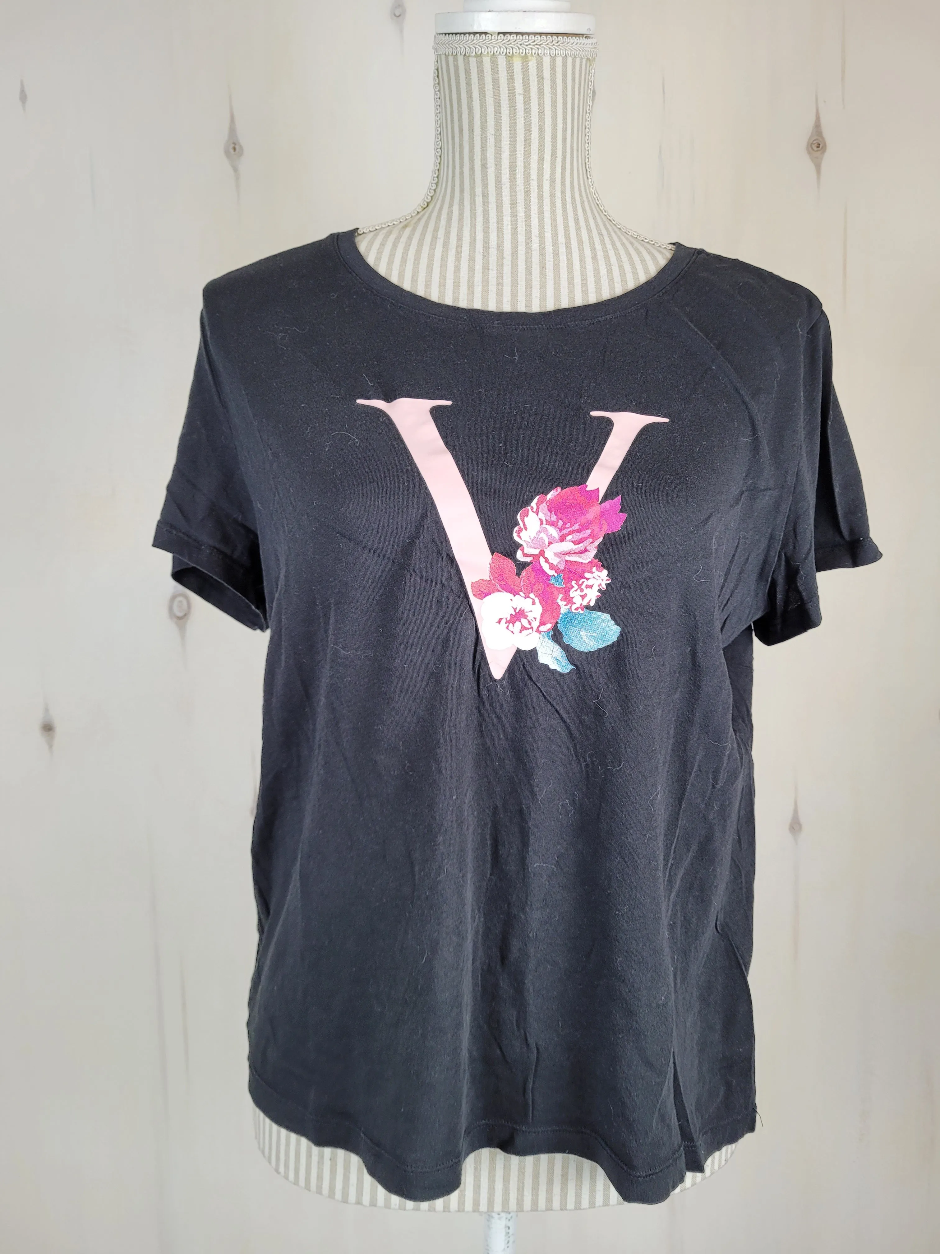 VICTORIA'S SECRET "V" SHIRT LADIES MEDIUM PRE-LOVED